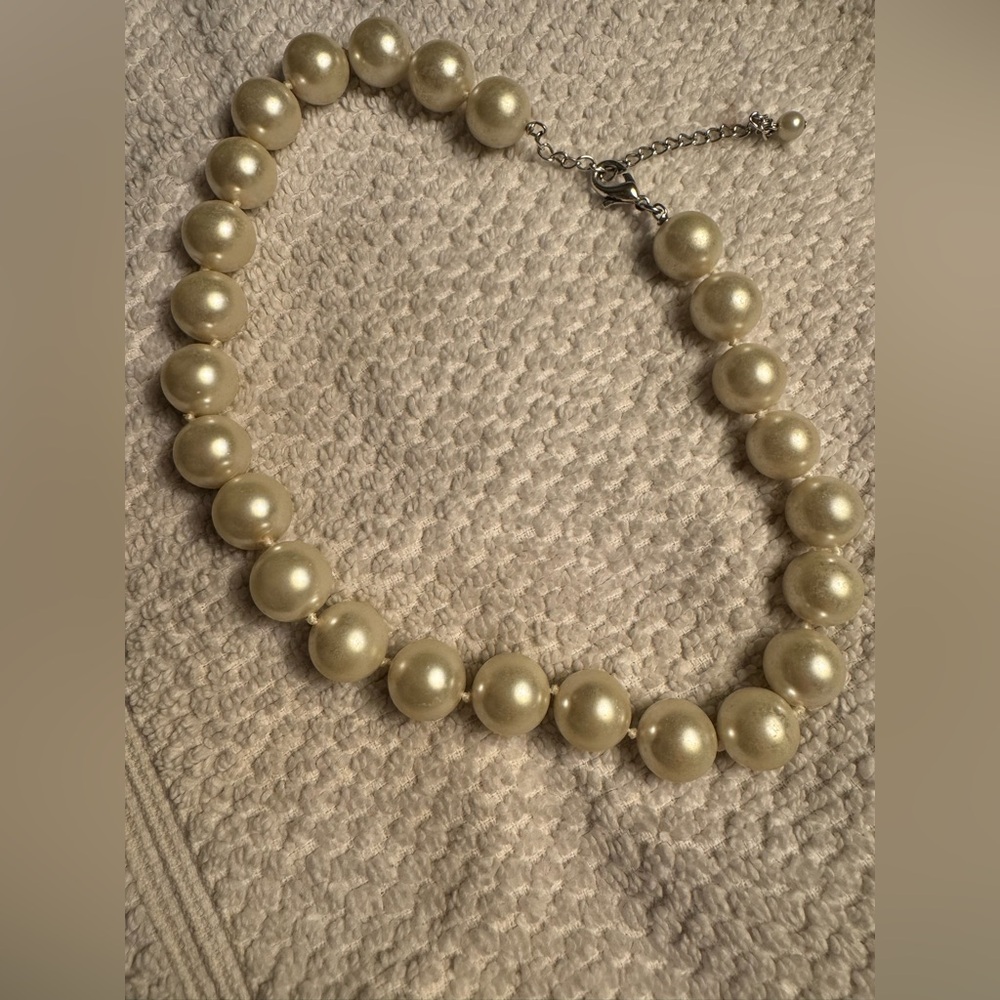 Elegant Large Pearl Necklace ✨like new✨